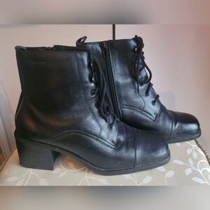Infiniti Black Lace-up Bootie Sz.8.5M